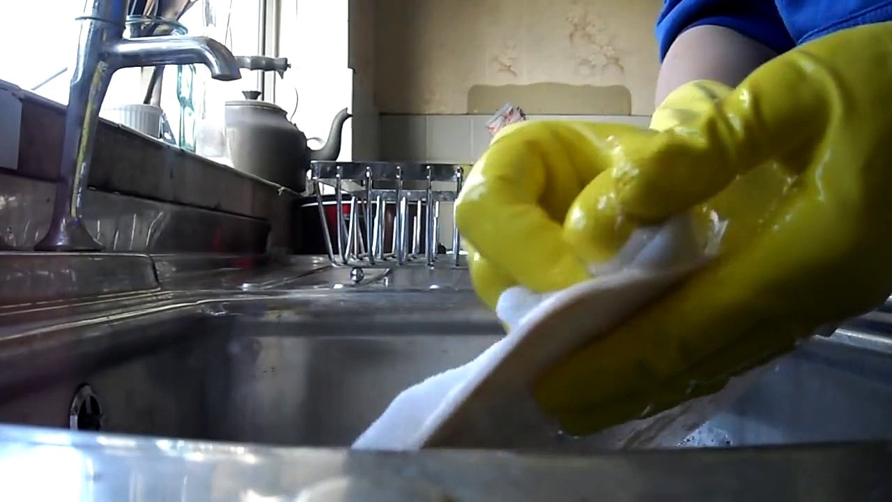 rubber gloves washing up