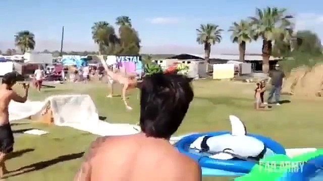 مواقف وطرائف مضحكة جدا 2015 جديدة, مقطع مضحك جدا للكبار فقط Funny Arab Vines#