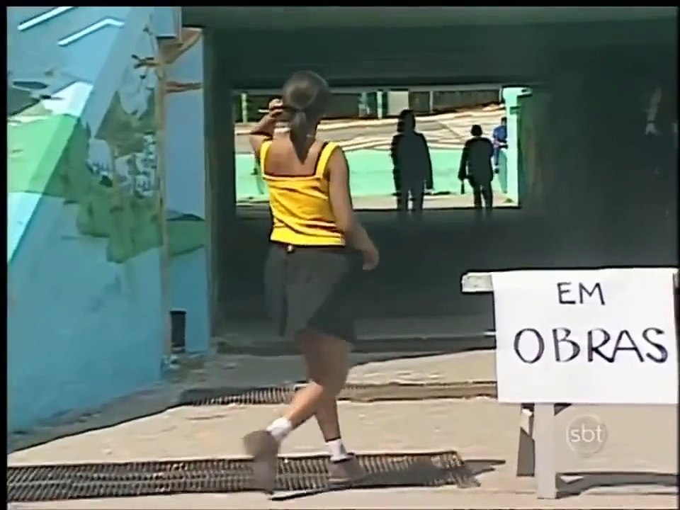 upskirt prank air vent lift skirt