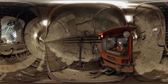 Crossrail Tunnelling: 360° video of locomotive journey through tunnel