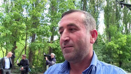 Refugiados tiram selfies com Merkel