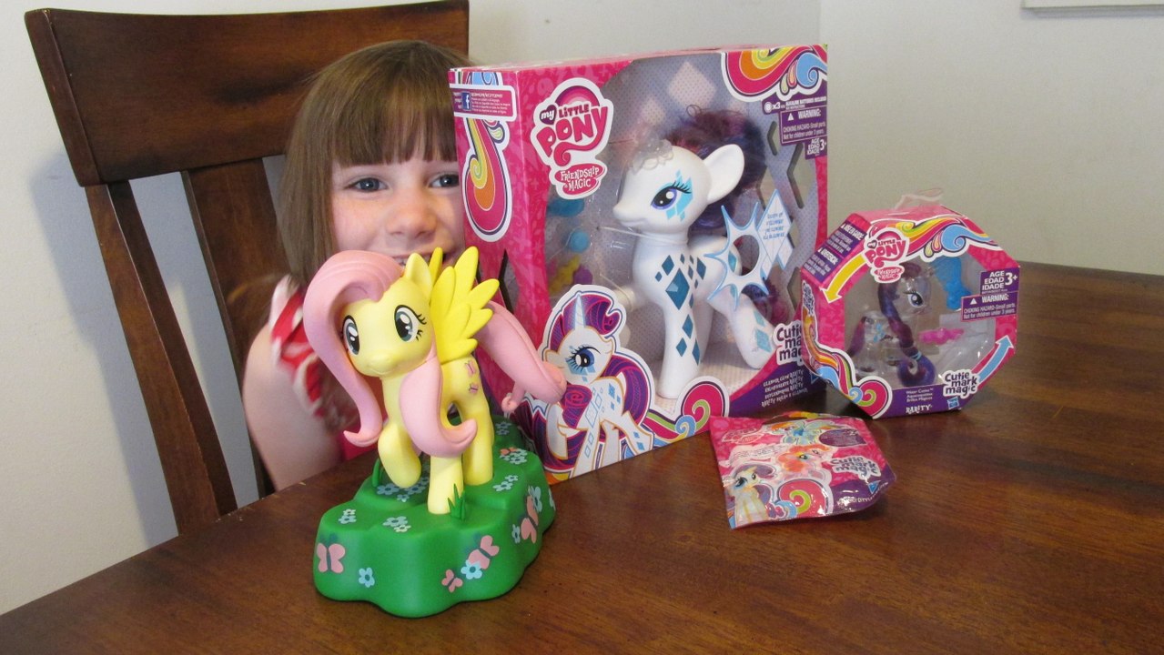 MLP My Little Pony Cutie Mark Magic Glamour Glow Rarity Unboxing and Review!