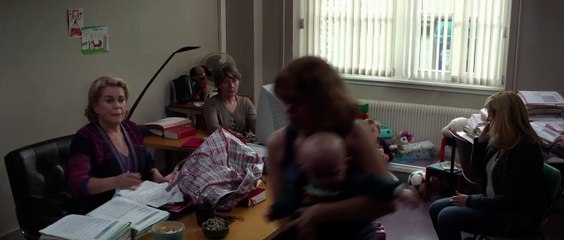 La cabeza alta - Tráiler Español HD [720p]