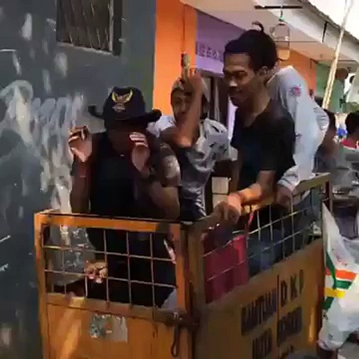 Laugh and the world laughs with you