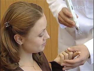 DIATON TONOMETER Der Augeninnendruck wird durch das Augenlid im Bereich der Lederhaut gemessen