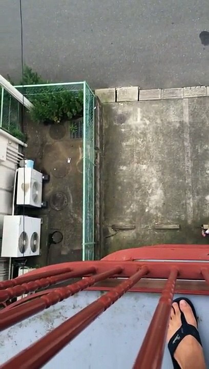 スマホを四階から落としてみた(1)