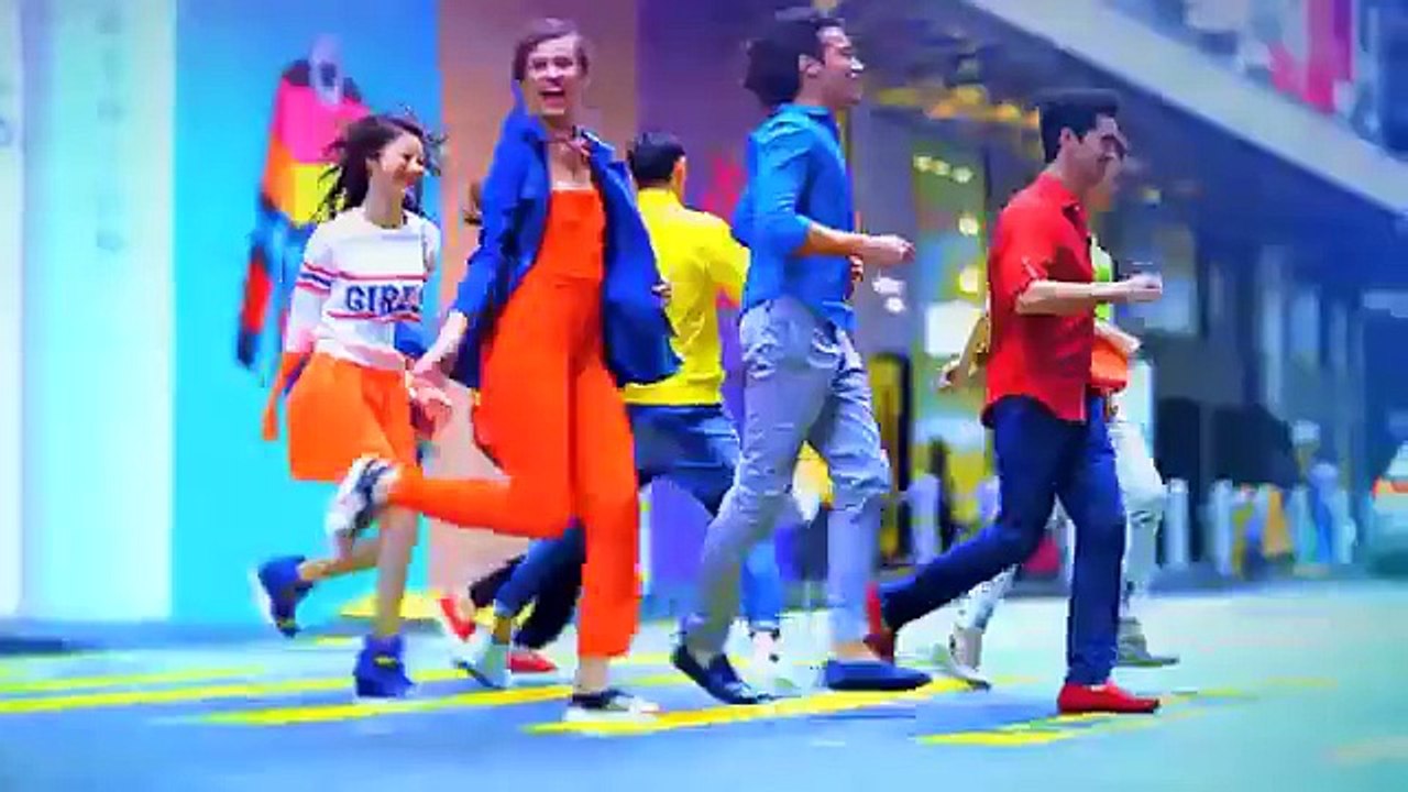 Hong Kong Tourism Board 'summer fun' ad - via Mumbrella Asia