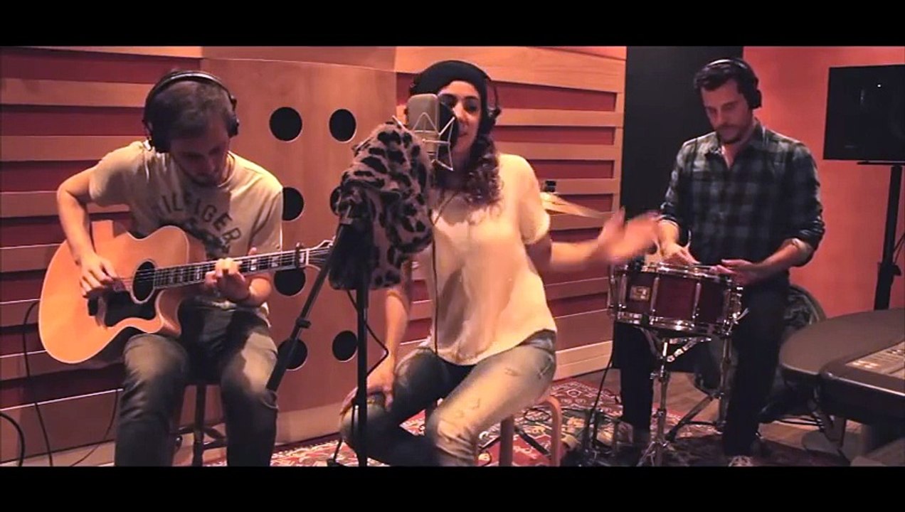 Burn - Mia Rose LIVE Cover - Originally by Ellie Goulding