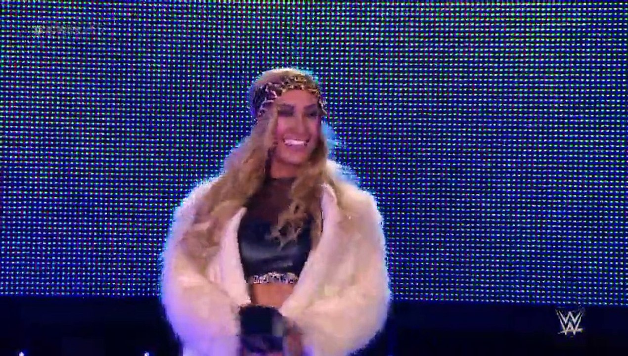 Carmella vs Peyton Royce