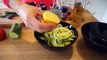 Snel en gezond koken met Kasia Rain (Kalkoen-quinoa balletjes, courgette pasta en verse salade)