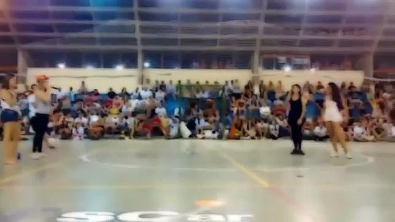 Vídeo com universitárias da UFSCar simulando cenas de sexo causa polêmica