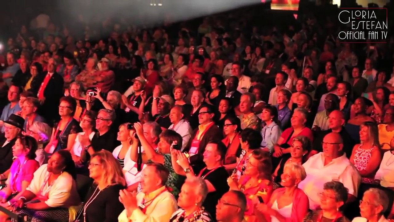 Gloria Estefan & Emily Estefan - Smile (Live at AARP Concert, Miami Beach)