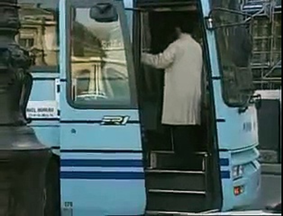 Baffie jouant l'aveugle