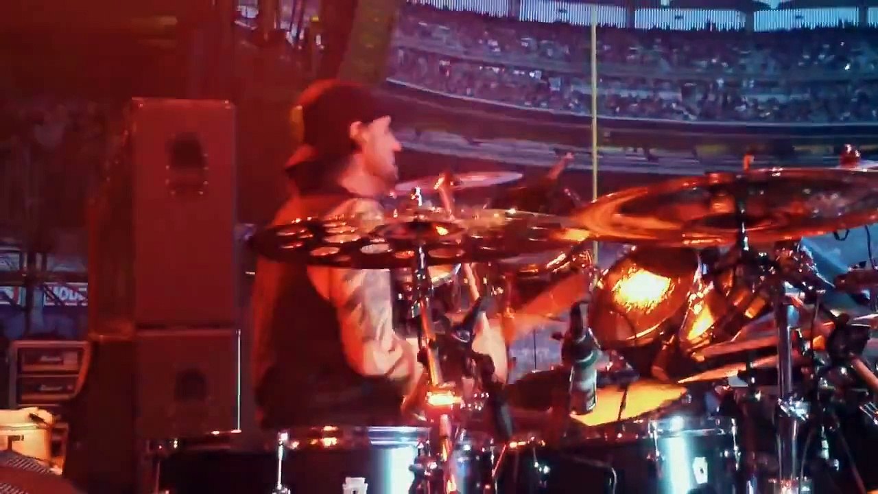 EPIC DRUM BATTLE - Dave Lombardo Vs Mike Portnoy