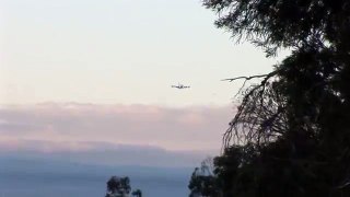 Qantas A380 Landing at Melbourne Airport Heavy Crosswind