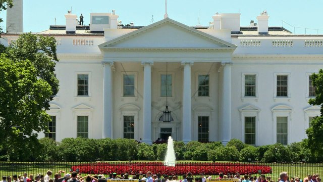 Obama orders US to admit 10,000 Syrian refugees