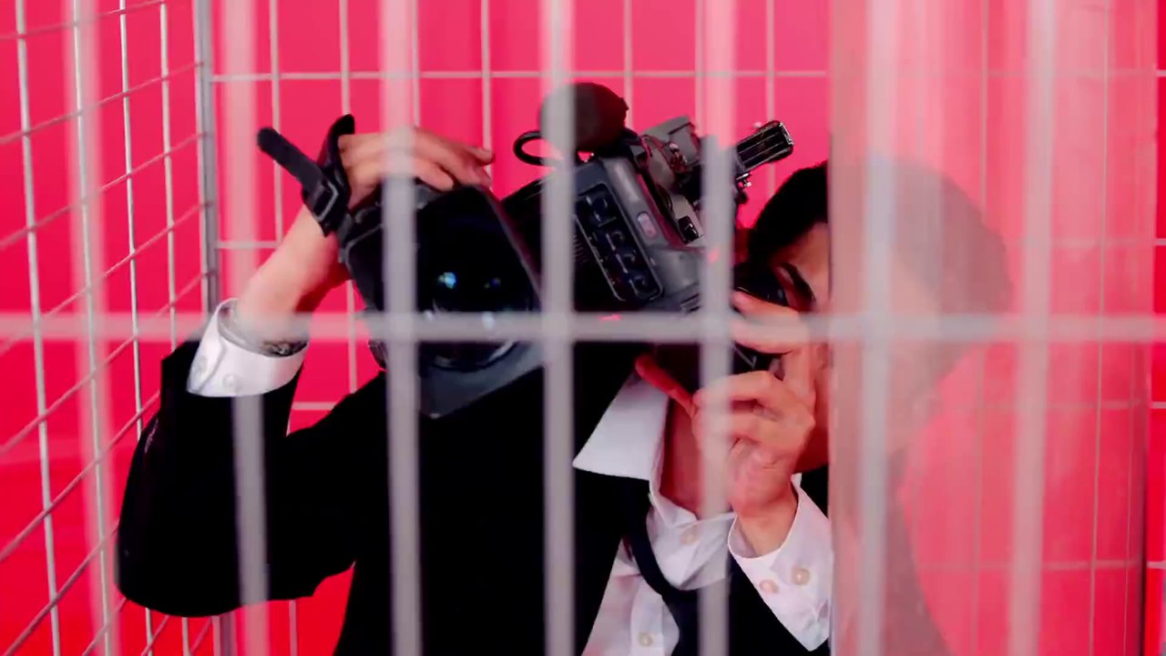 HYUNA(현아) - '빨개요 (RED)' (Official Music Video)