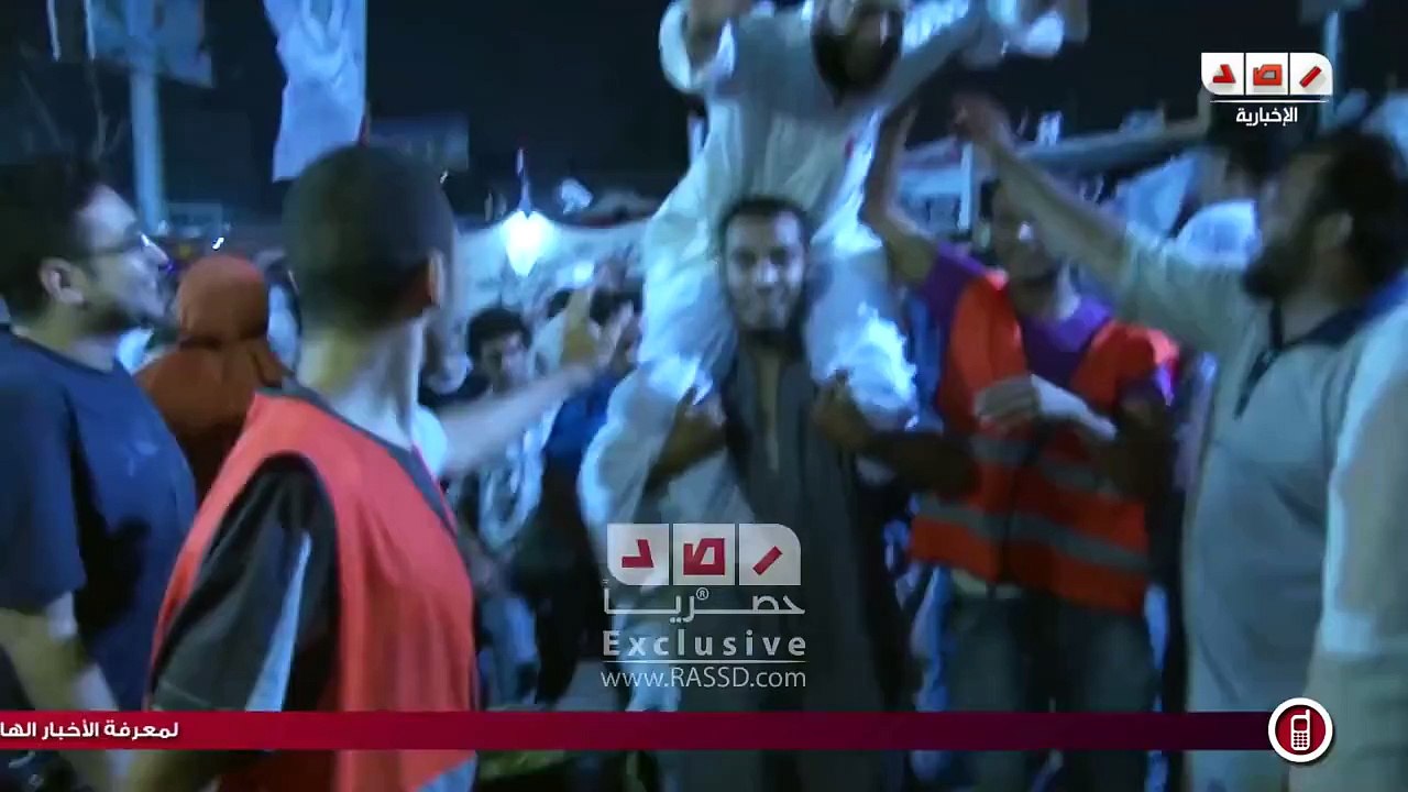 الشيخ محمود شعبان علي الأعناق في رابعة العدوية