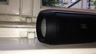 Bose Soundlink Mini 2 vs JBL Charge 2 - Sound Comparison