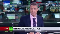 Dutch anti ISLAM politician Wilders shows Mohammed s.a.w cartoons on national TV