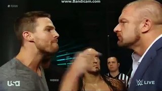 Stephen amell will fight at summerslam