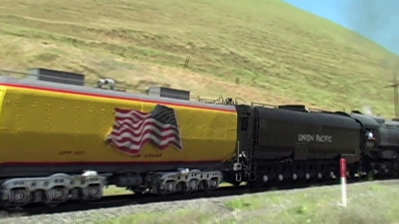 Union Pacific No. 844 rolls into Stockton