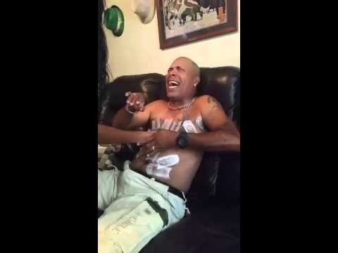 Femme se venge de son mari avec des bandes à épiler