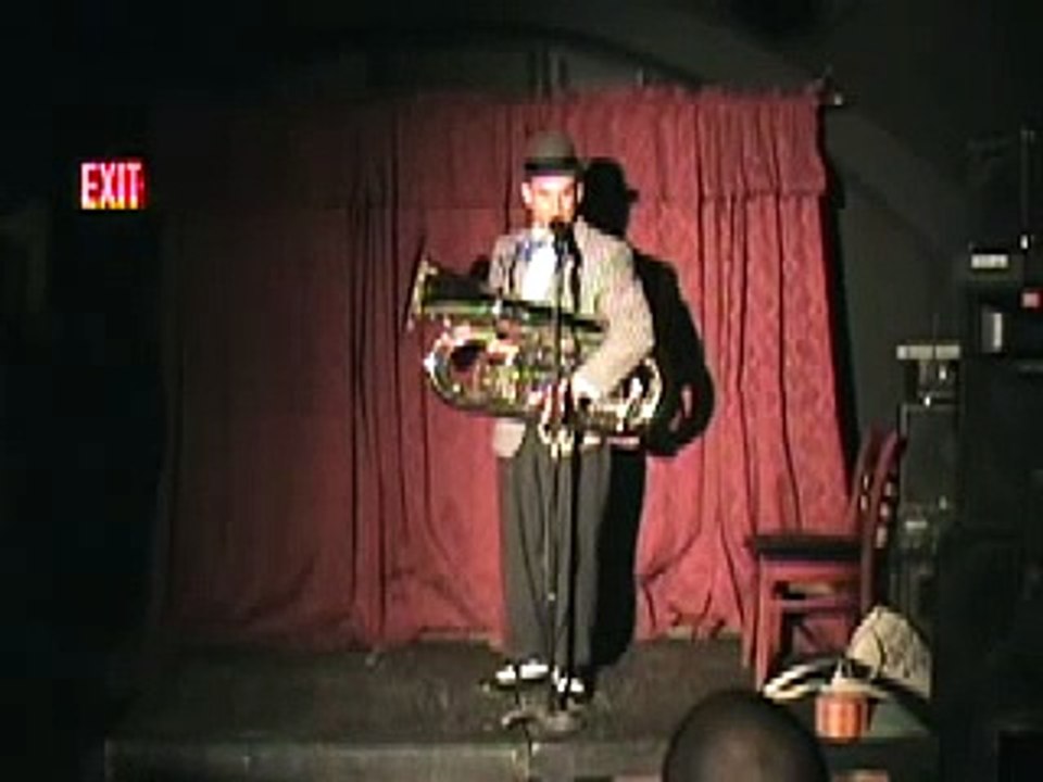 Tuba Stand-Up