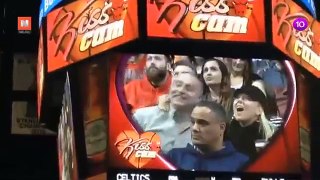 KISS CAM en el partido entre Bulls y Celtics
