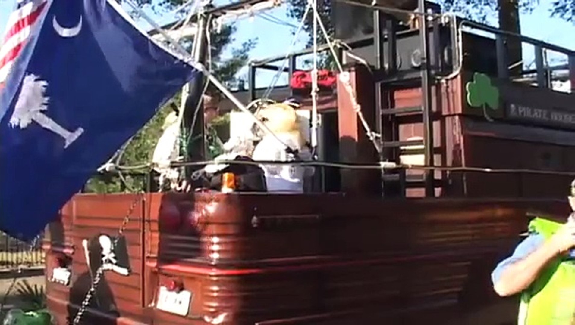 ⁣Highty-Tighties WOW Savannah St. Patrick's Day Parade 3/17/2011