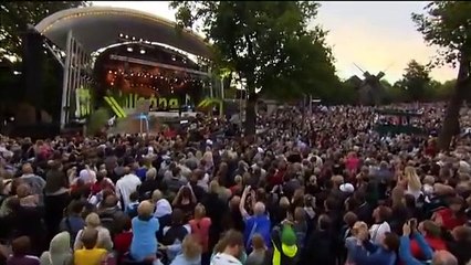 Magnus Uggla   Hatten Av Live Allsång På Skansen 2009