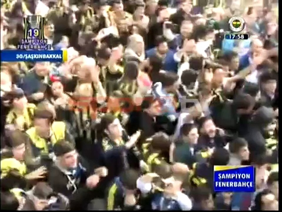 Bağdat caddesinde meşale şov!