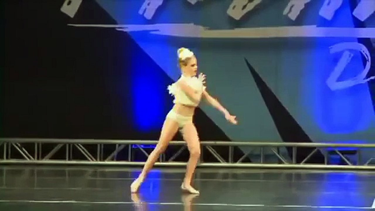 Mia Diaz - Ave Maria Dance