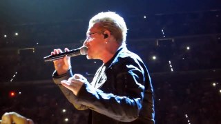 U2 - Song for someone (Torino 05.09.2015) - Bono primo piano!
