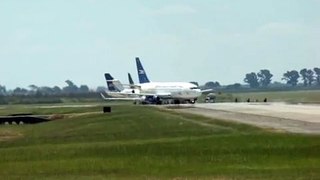 Rodaje y despegue de Boeing 737-200 de Aerolineas Argentinas desde Cordoba