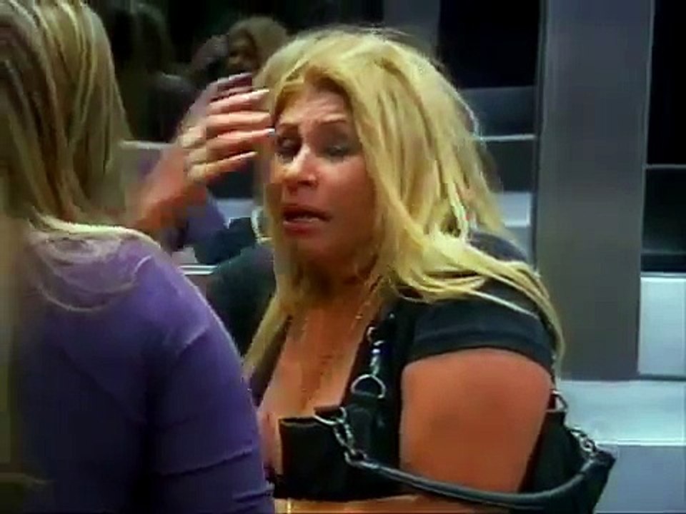 x10.000.000 Menina Fantasma no Elevador (Brazilian pranks, Ghost Girl in Elevator )