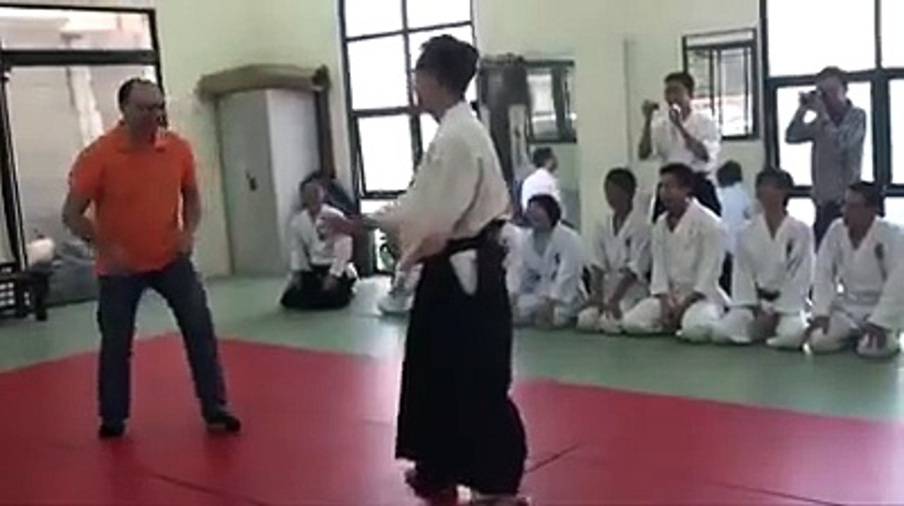 Bakın Türk Güreşçi Aikido Ustasına Ne Yaptı