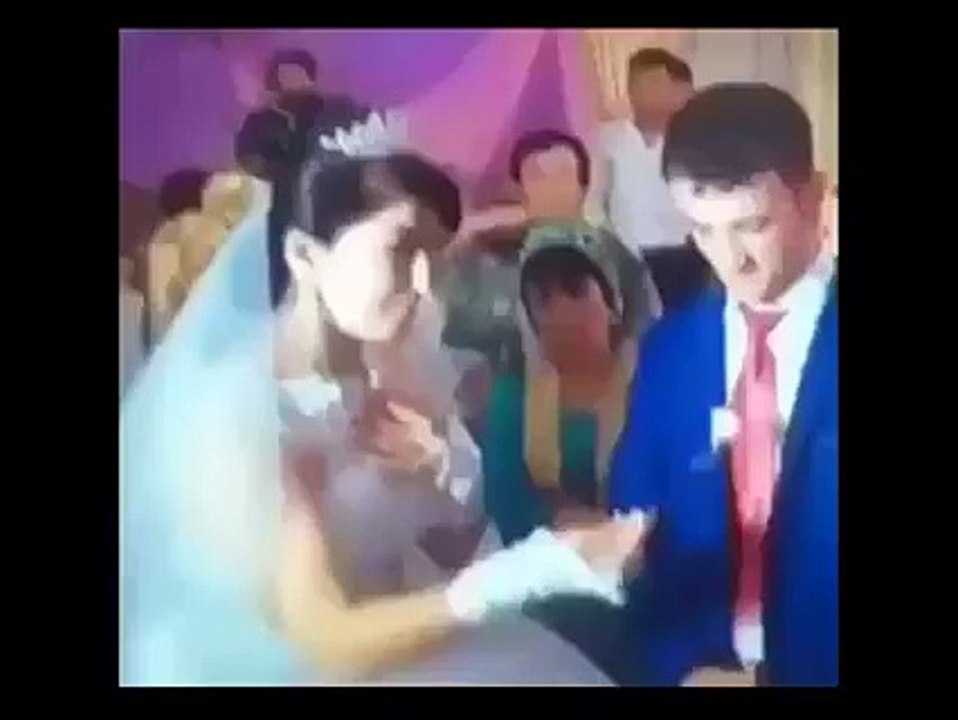Gelinin Şakasına Dayanamayan Damat