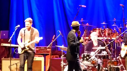 Lifted   Tunde Baiyewu Lighthouse Family)  M People Support   Manchester Arena   October 2013⁭