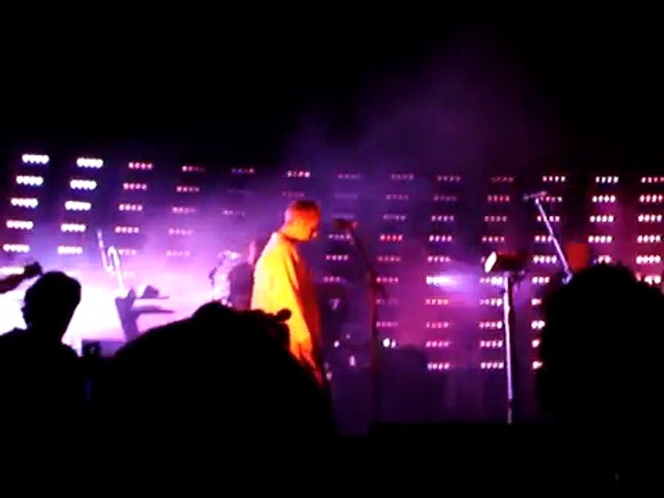 massive attack at coachella 3