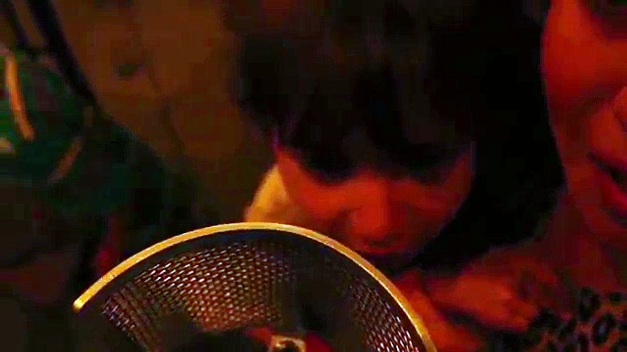 Copy of Frozen let it go- little cute shy girl sings let it go