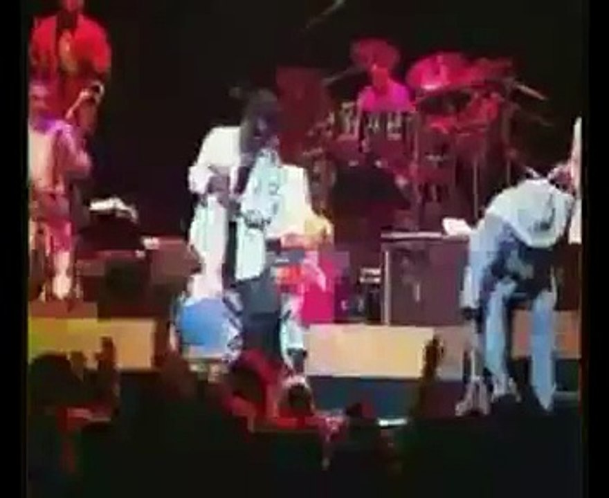 Los Van Van - Sandunguera (Live in Miami)