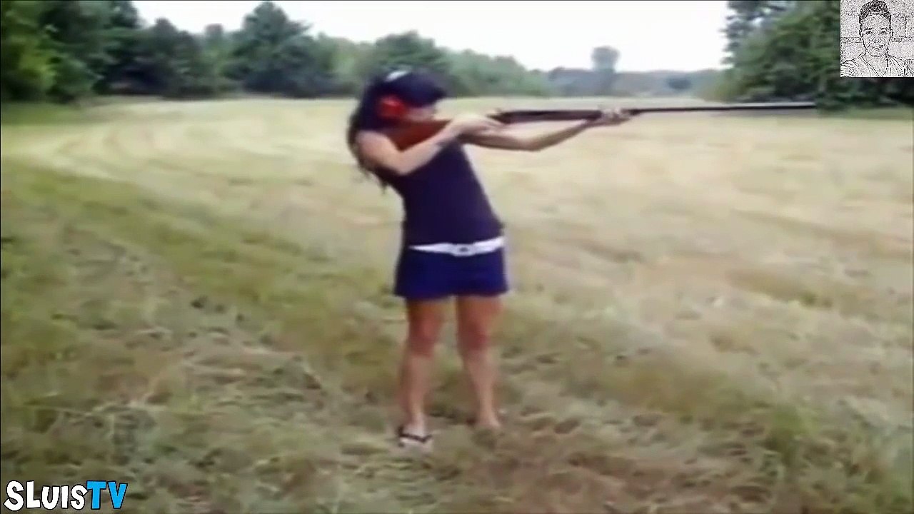 BROMAS personas DISPARANDO Armas DE FUEGO