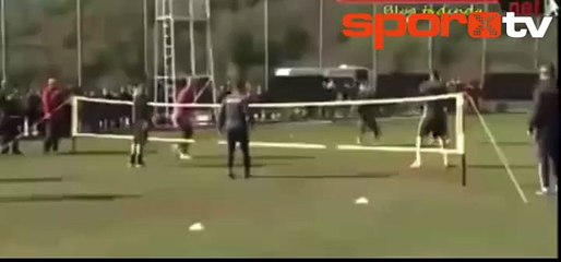 Sabri röveşataya kalktı, taraftar çıldırdı!