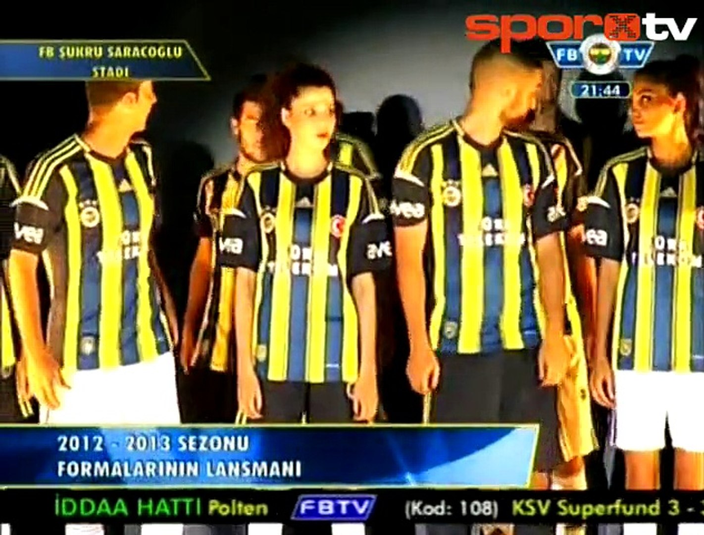 Fenerbahçe formalarını muhteşem bir organizasyonlar tanıttı | İşte çubuklu  forma - Dailymotion Video