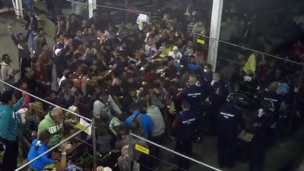 La forma "inhumana" en que alimentan a migrantes en Hungría