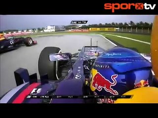 Malezya'da Vettel masaya yumruğunu vurdu
