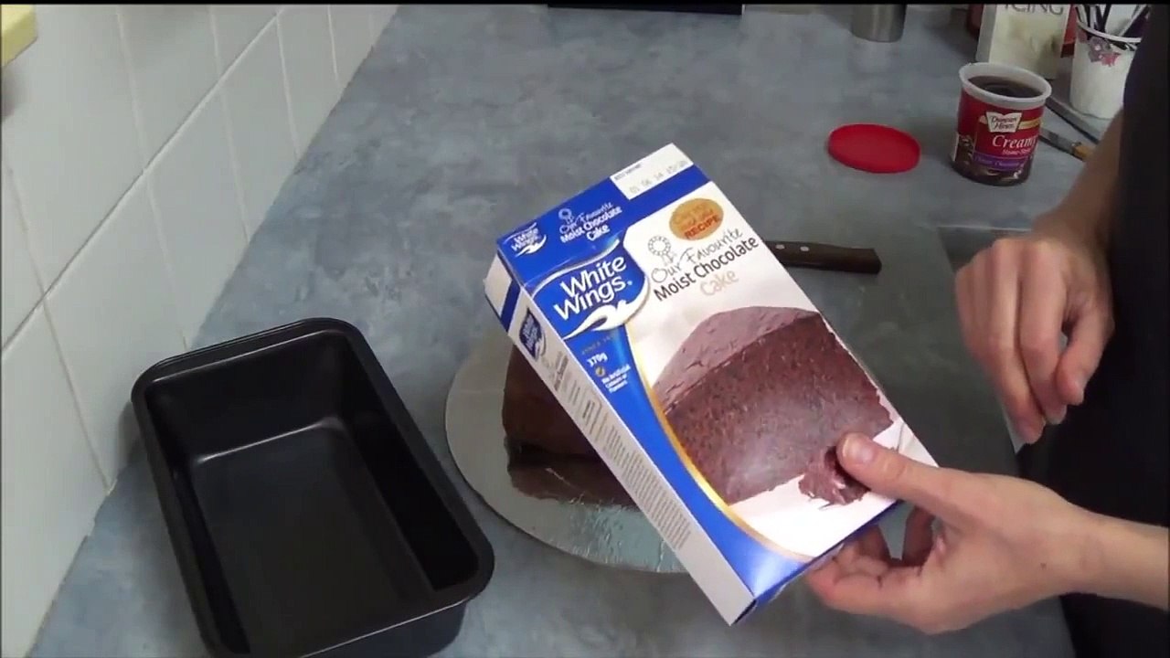 Cake Decorating - Making a Golf Bag Cake Topper