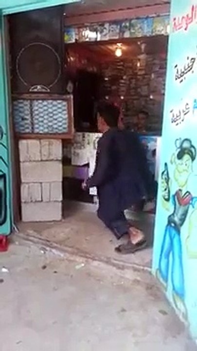 Doğal haliyle dans eden amca