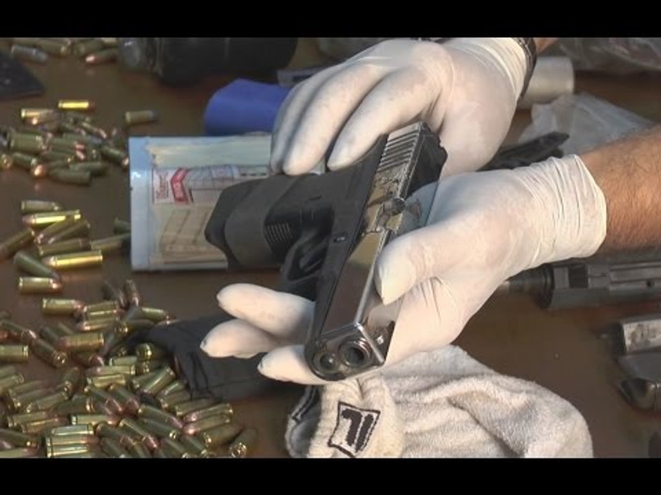 Napoli - Scoperto arsenale della camorra al Rione Traiano (10.09.15)